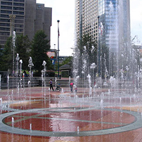 Площадь с фонтанами