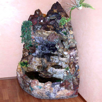 Водопад из натуральных камней и минералов